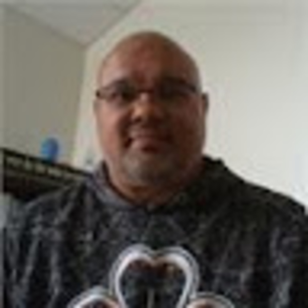 Meet your Posher, Enmanuel